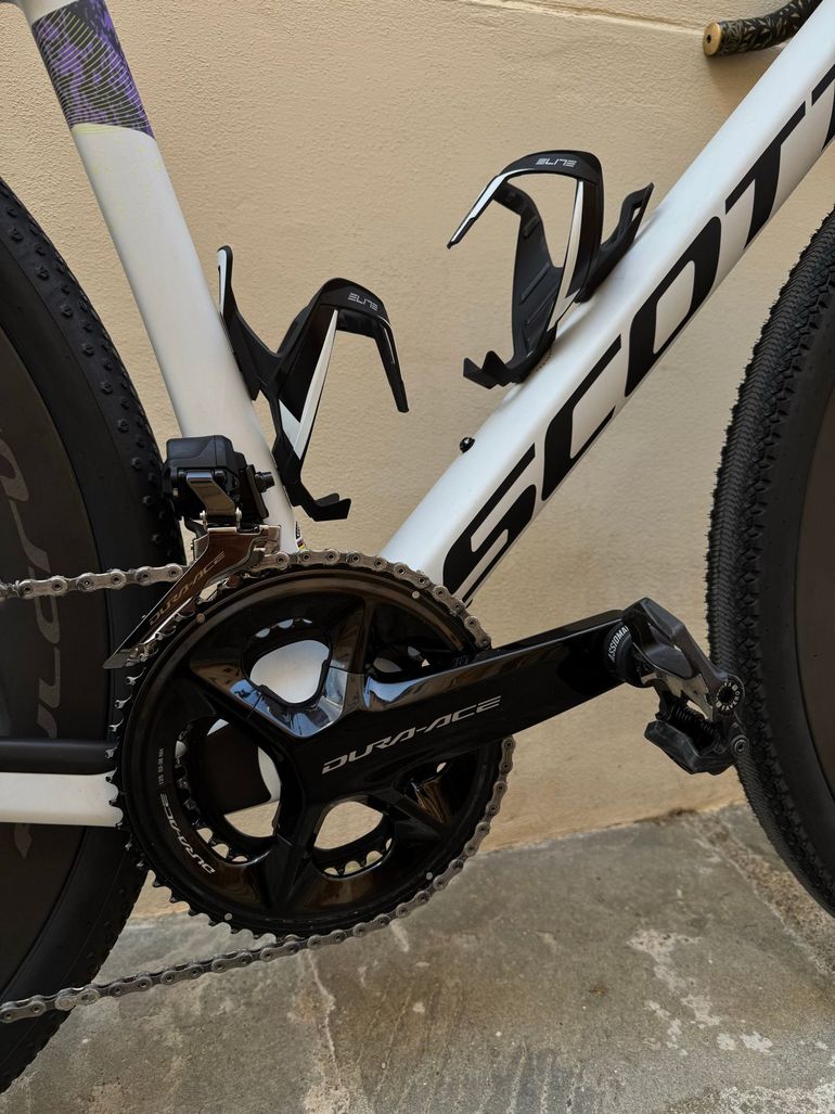 Used Scott Addict Shimano Dura Ace Di2 2025 Road & Gravel, White — image 4 of 14