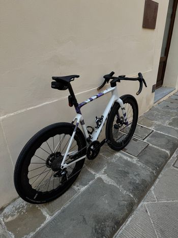 Used Scott Addict Shimano Dura Ace Di2 2025 Road & Gravel, White — image 7 of 14