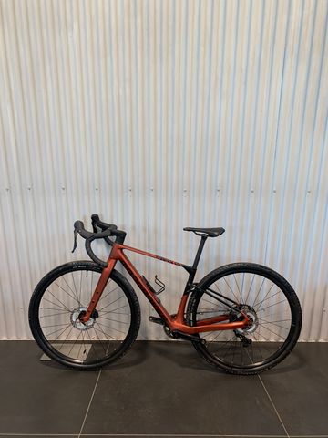 Used Mondraker ARID CARBON 2025 Road & Gravel, Red — image 5 of 6