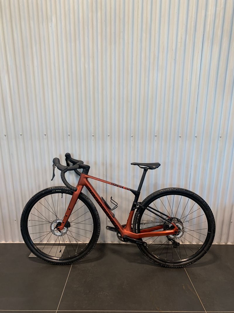 Used Mondraker ARID CARBON 2025 Road & Gravel, Red — image 5 of 6