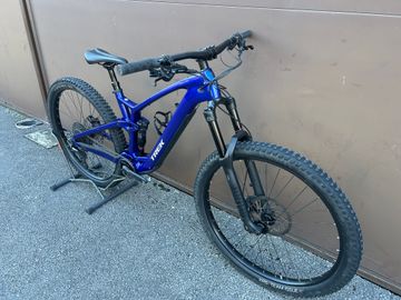 Trek Fuel EXe 9.5 2023 Mountainbike usato, Blu — immagine 4 di 4