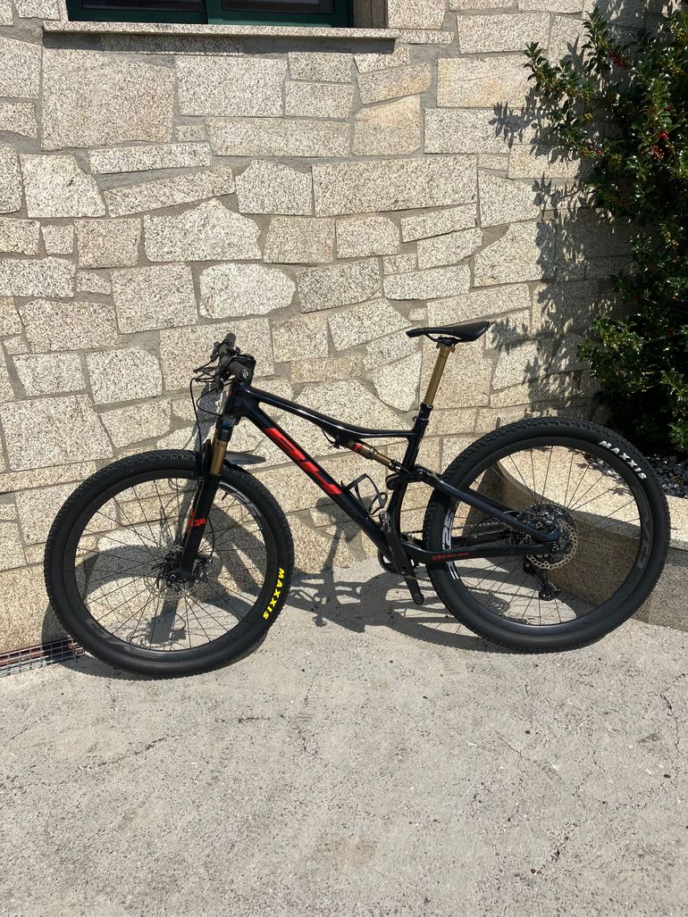 Used BH LYNX RACE EVO CARBON 8.5 2023 2023 Mountainbike — image 4 of 8