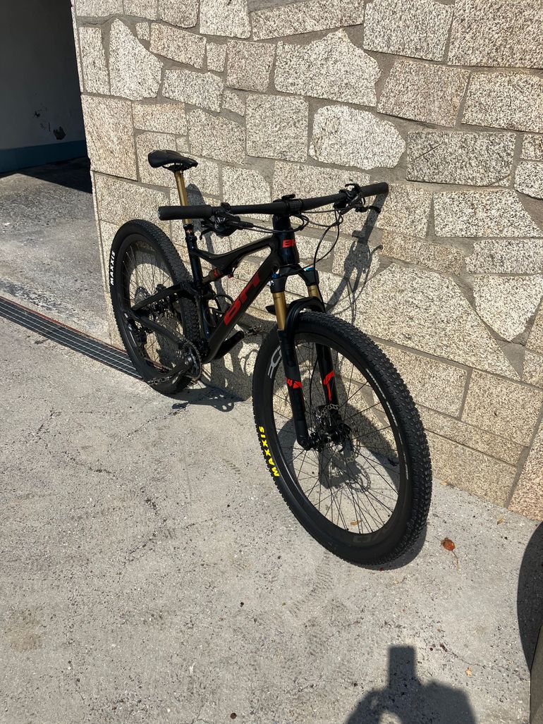 Used BH LYNX RACE EVO CARBON 8.5 2023 2023 Mountainbike — image 6 of 8
