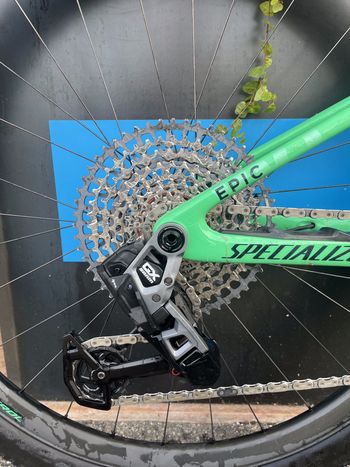 Used Specialized Epic SRAM GX Eagle AXS (T-Type) Mountainbike, Verde — image 2 of 7