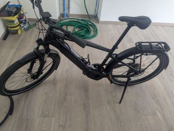 Used Specialized Vado 2022 Mountainbike, Black, 27.5 (650B) — image 2 of 5