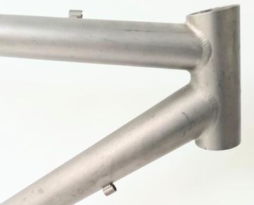 Vintage TITANIUM FRAME 26" Taille M Frameset 1990 Mountainbike de segunda mano, Gris claro — imagen 4 de 6