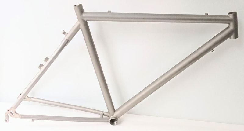 Vintage TITANIUM FRAME 26" Taille M Frameset 1990 Mountainbike de segunda mano, Gris claro — imagen 1 de 6
