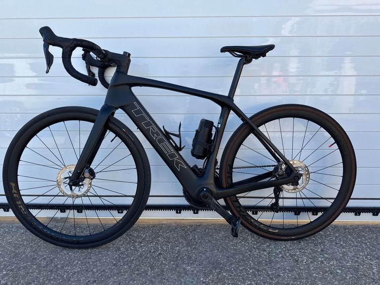 Used Trek Domane+ Shimano Ultegra Di2 2024 Road & Gravel, Black — image 4 of 9