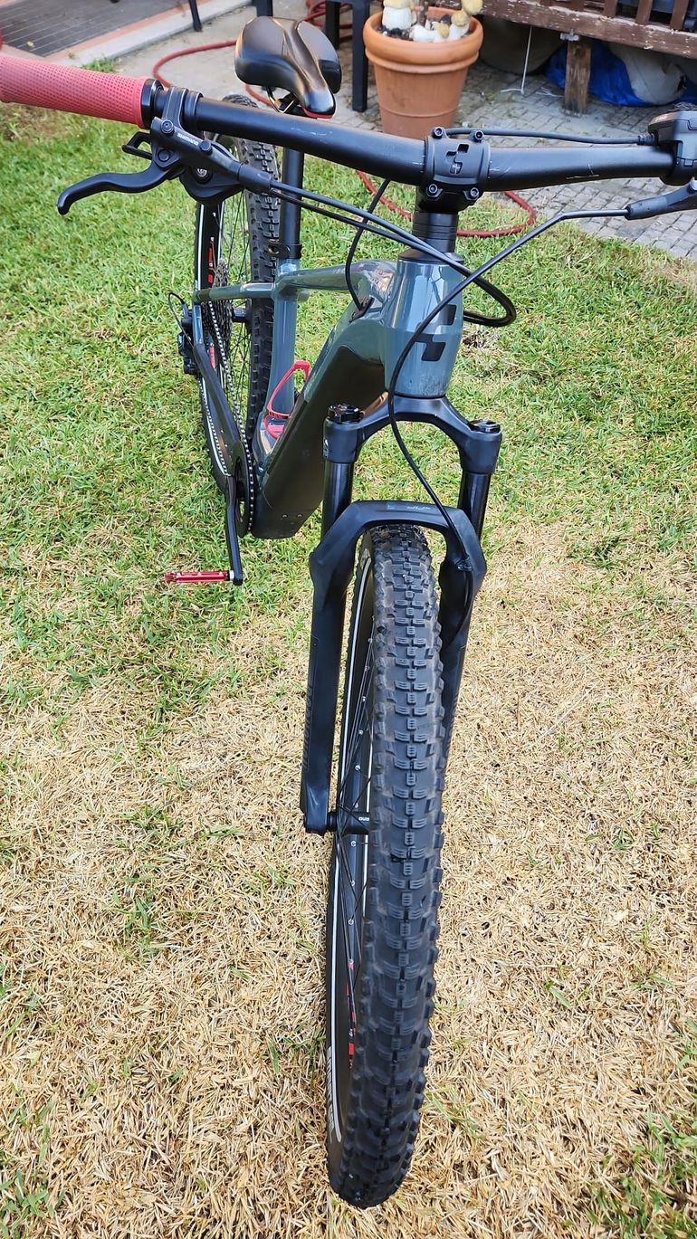 Used CUBE REACTION HYBRID RACE 625 2021 Mountainbike, Light Gray — image 12 of 17