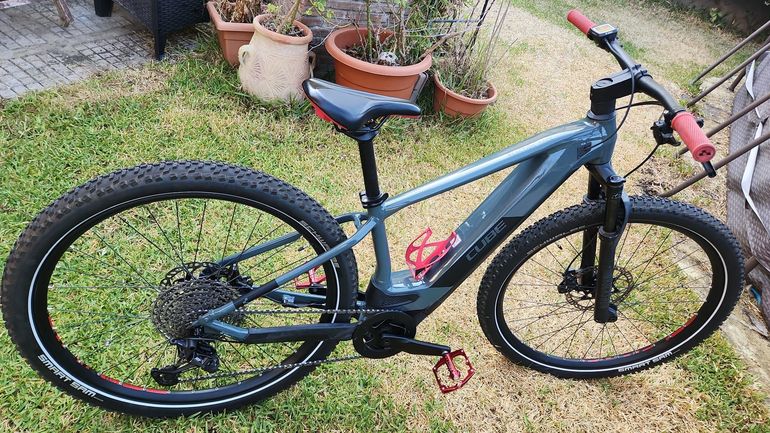 Used CUBE REACTION HYBRID RACE 625 2021 Mountainbike, Light Gray — image 2 of 17