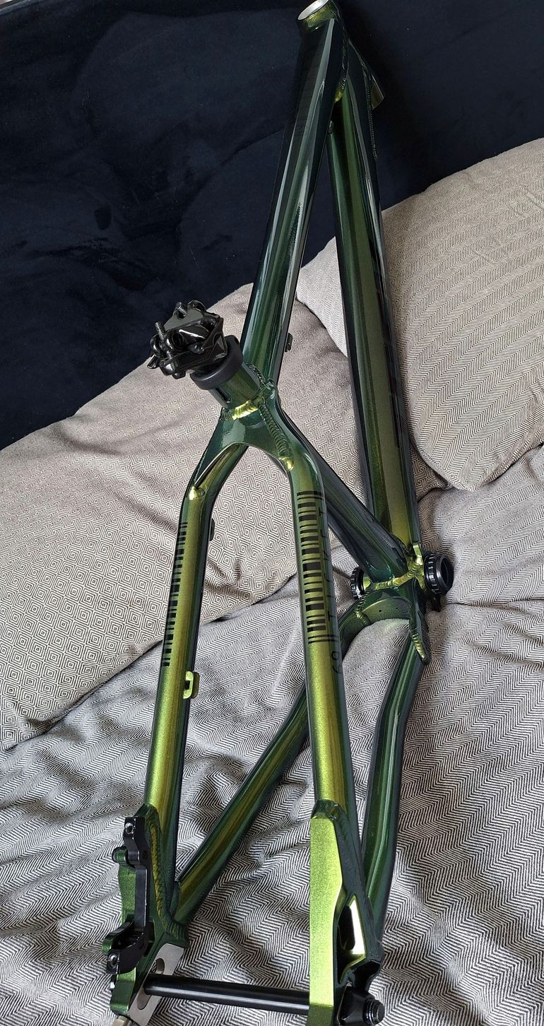 Used Trek Ticket 2024 Frameset 2024 Mountainbike, Green — image 3 of 9