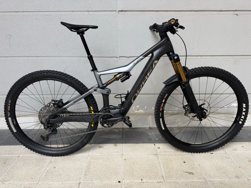 Orbea RISE M10 2024 2024 Mountainbike usato, Grigio chiaro — immagine 21 di 23