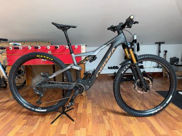 Orbea RISE M10 2024 2024 Mountainbike usato, Grigio chiaro — immagine 17 di 23