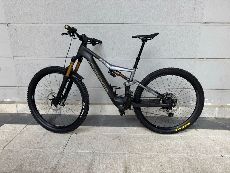 Orbea RISE M10 2024 2024 Mountainbike usato, Grigio chiaro — immagine 22 di 23
