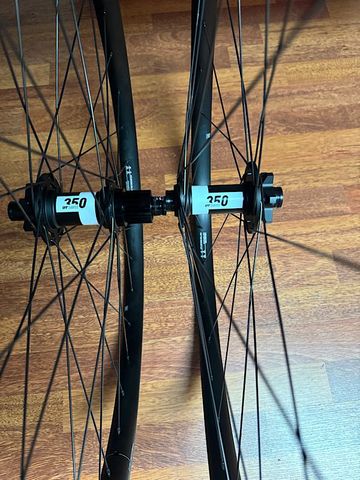 Orbea RISE M10 2024 2024 Mountainbike usato, Grigio chiaro — immagine 11 di 23