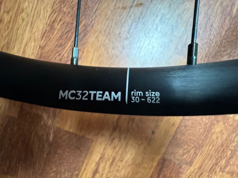 Orbea RISE M10 2024 2024 Mountainbike usato, Grigio chiaro — immagine 10 di 23