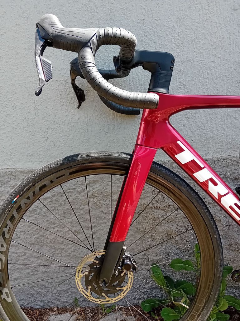 Used Trek Madone SL 7 AXS 2025 Road & Gravel, Red — image 10 of 11