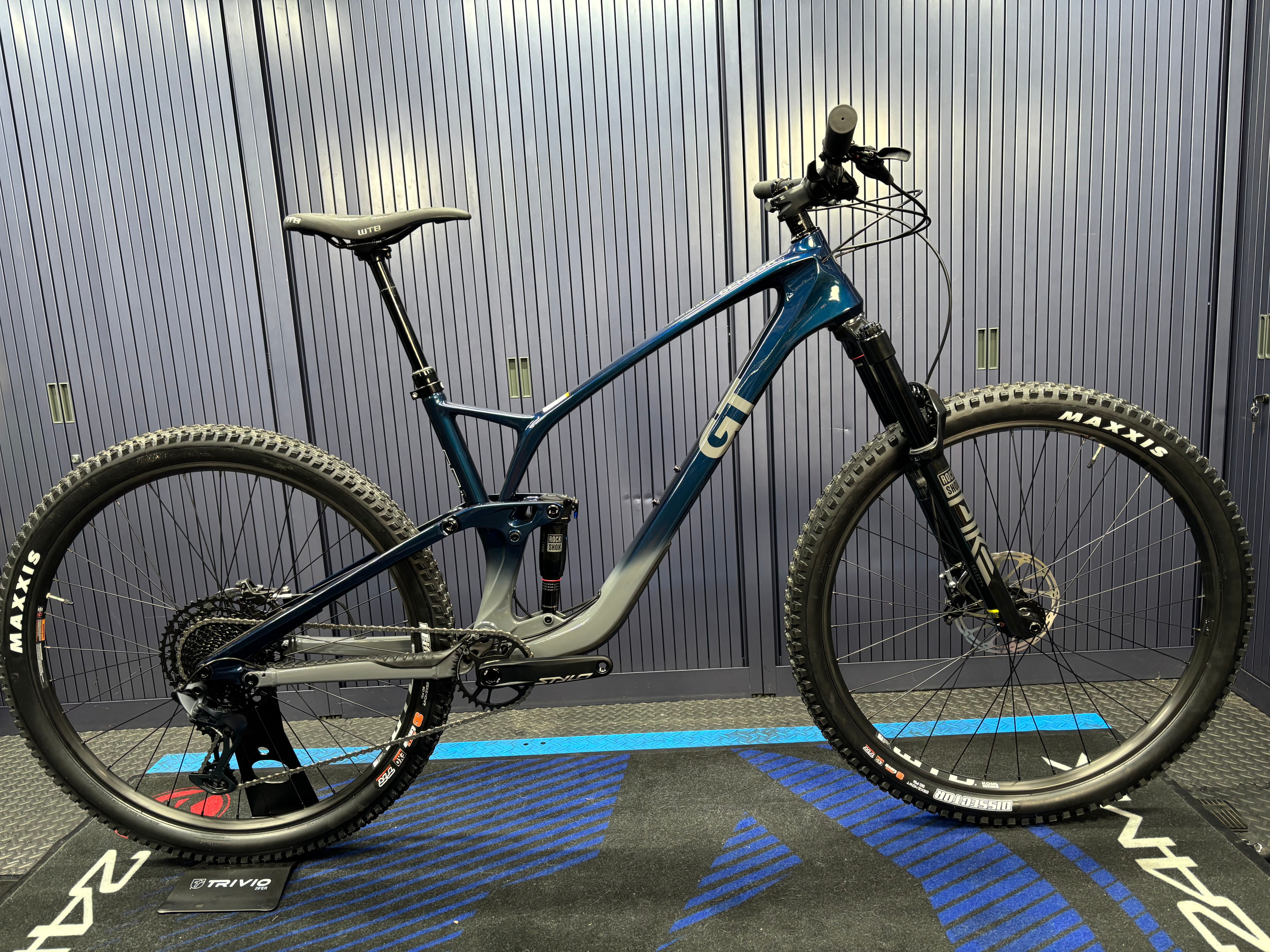 GT GT Sensor Carbon Elite Fully 2025