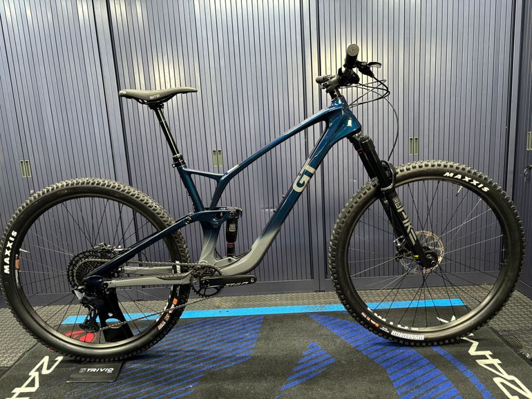 GT GT Sensor Carbon Elite Fully 2025