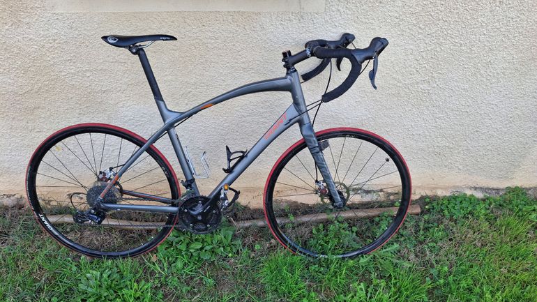 Used Giant Anyroad 2 2014 2014 Road & Gravel, Light Gray — image 1 of 6