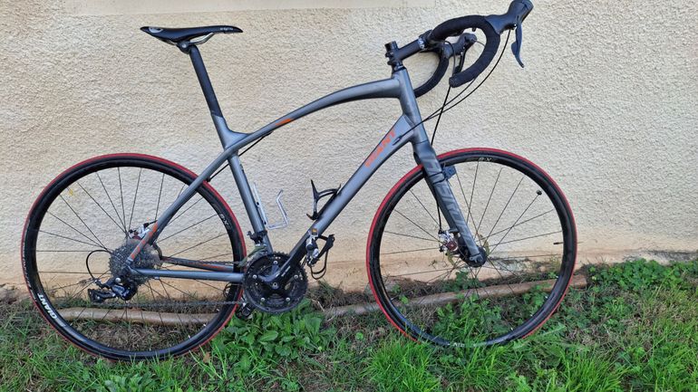 Used Giant Anyroad 2 2014 2014 Road & Gravel, Light Gray — image 2 of 6