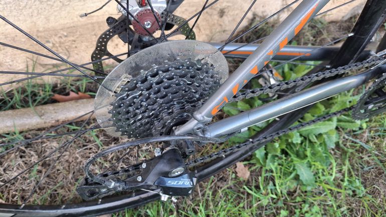 Used Giant Anyroad 2 2014 2014 Road & Gravel, Light Gray — image 3 of 6