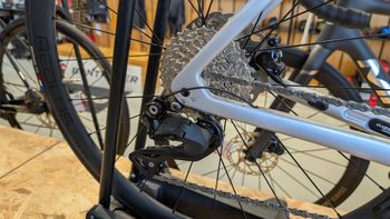 Used Trek Émonda SL 6 Di2 2023 2023 Road & Gravel, Red — image 5 of 5