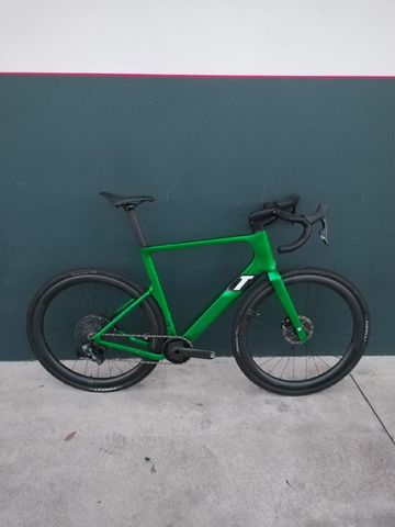 Używany 3T Race Max Italia Eagle Xx1 Axs Torno Discus 45/42 2024 Road & Gravel