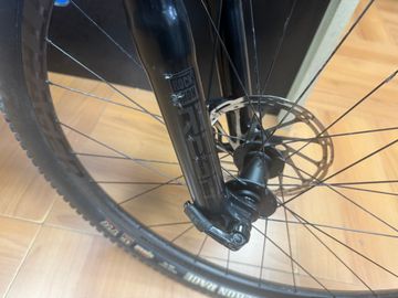 Used Trek Procaliber 9.7 2023 2023 Mountainbike, Blue, 29, 27.5 — image 6 of 37