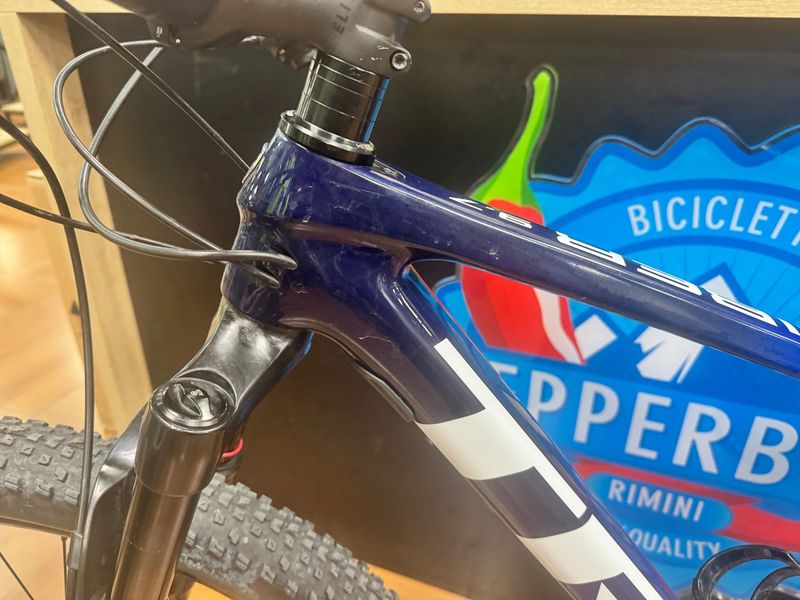 Used Trek Procaliber 9.7 2023 2023 Mountainbike, Blue, 29, 27.5 — image 24 of 37
