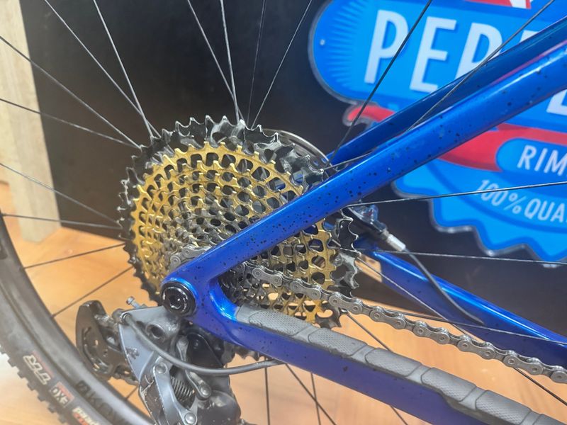 Used Trek Procaliber 9.7 2023 2023 Mountainbike, Blue, 29, 27.5 — image 36 of 37