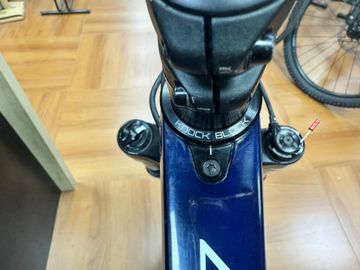 Used Trek Procaliber 9.7 2023 2023 Mountainbike, Blue, 29, 27.5 — image 33 of 37