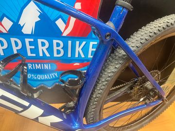 Used Trek Procaliber 9.7 2023 2023 Mountainbike, Blue, 29, 27.5 — image 29 of 37