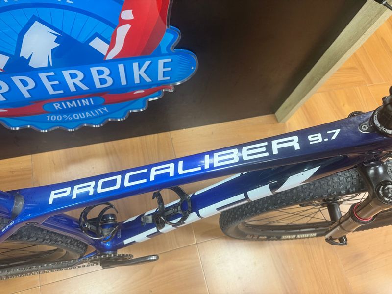 Used Trek Procaliber 9.7 2023 2023 Mountainbike, Blue, 29, 27.5 — image 22 of 37