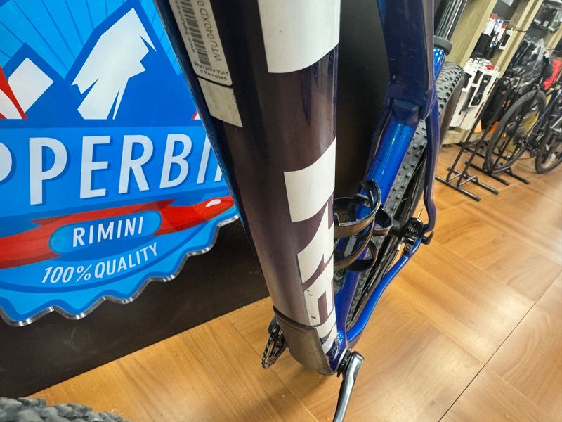 Used Trek Procaliber 9.7 2023 2023 Mountainbike, Blue, 29, 27.5 — image 27 of 37