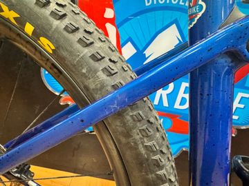 Used Trek Procaliber 9.7 2023 2023 Mountainbike, Blue, 29, 27.5 — image 4 of 37