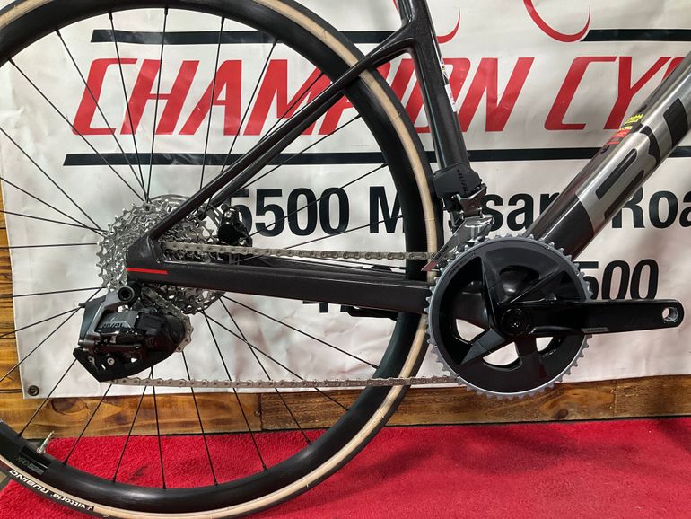 Used BMC Teammachine SLR FOUR 2023 2023 Road & Gravel, Light Gray — image 3 of 5