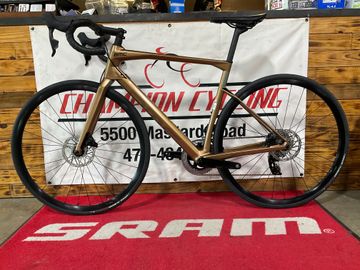 Used BMC Roadmachine FOUR 2023 2023 Road & Gravel, Orange — image 2 of 4