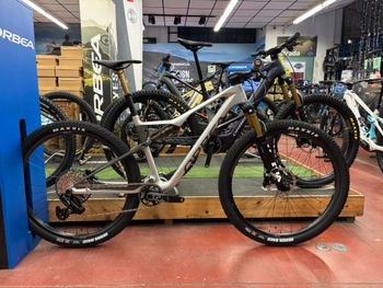 Orbea, ORBEA OIZ M-TEAM AXS 2026