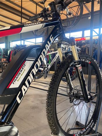 Used Cannondale Tramouunt 2018 Mountainbike, Black — image 5 of 8