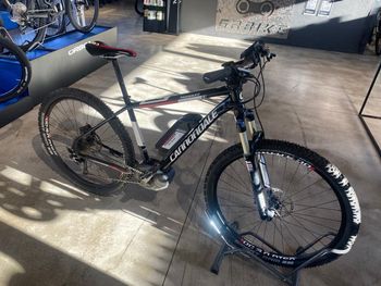 Used Cannondale Tramouunt 2018 Mountainbike, Black — image 7 of 8
