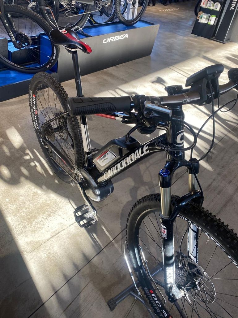 Used Cannondale Tramouunt 2018 Mountainbike, Black — image 4 of 8