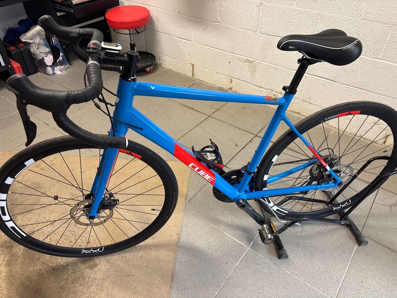 Gebrauchtes CUBE ATTAIN RACE 2020 2020 Road & Gravel, Blau — Bild 2 von 3