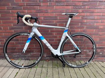 Used Liv EnviLiv Advanced 2 Carbon Aero-Rennrad 2019 Gr. M 2019 Road & Gravel, White — image 6 of 17