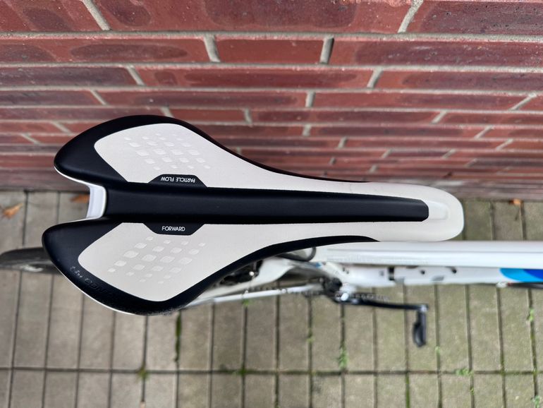 Used Liv EnviLiv Advanced 2 Carbon Aero-Rennrad 2019 Gr. M 2019 Road & Gravel, White — image 11 of 17
