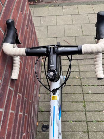 Used Liv EnviLiv Advanced 2 Carbon Aero-Rennrad 2019 Gr. M 2019 Road & Gravel, White — image 7 of 17