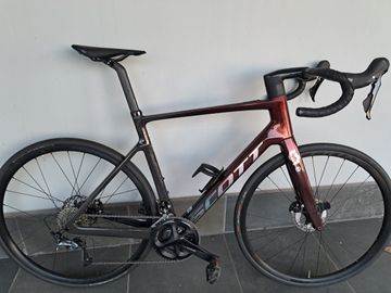 Použité Scott Addict E Ride 10 2023 Road & Gravel — obrázek 2 z 4