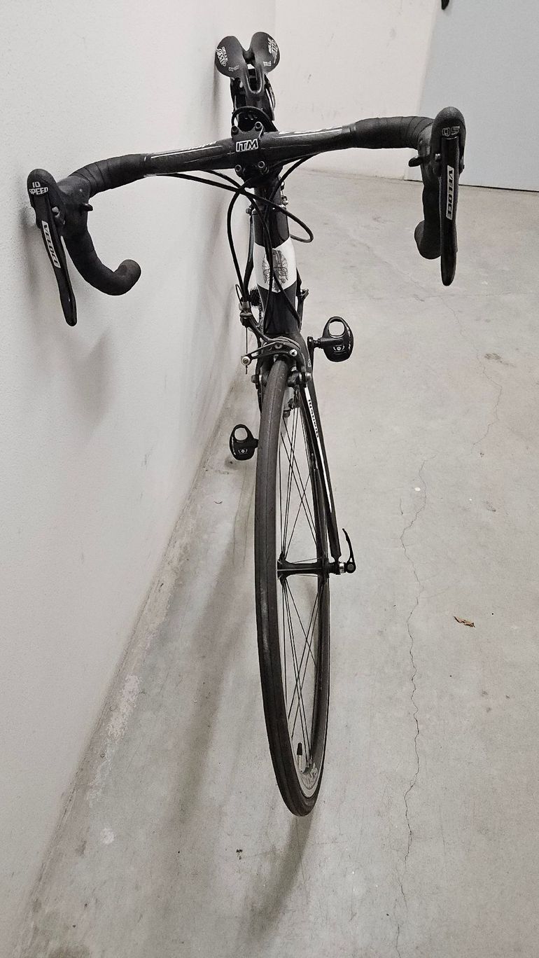 Used Bianchi 928 Carbon 2010 Road & Gravel, Black — image 2 of 3