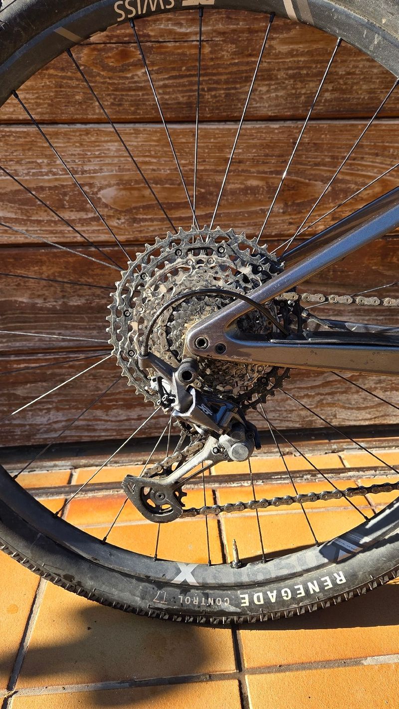 Orbea OIZ M10 2021 2021 Mountainbike usato, Nero — immagine 3 di 6