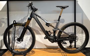 Tweedehands Orbea RISE M-TEAM 2024 Mountainbike — afbeelding 2 van 4